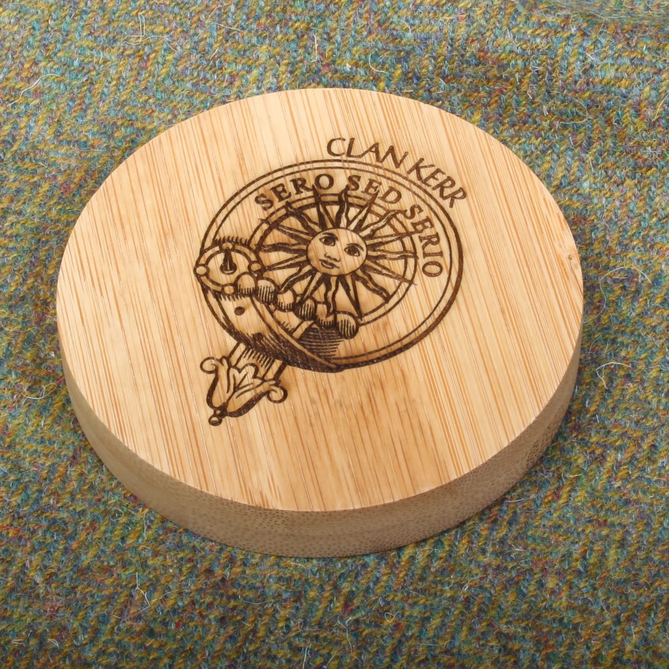 Clan Crest Engraved Wooden Pocket Mirror - Image 3