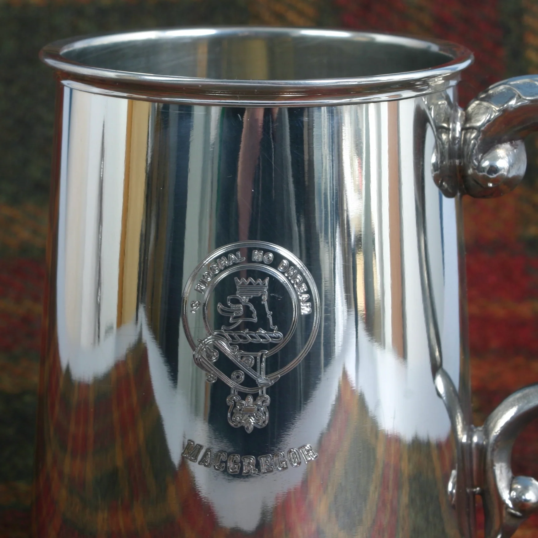Clan Crest One Pint Pewter Tankard with Extra Engraving - Image 2