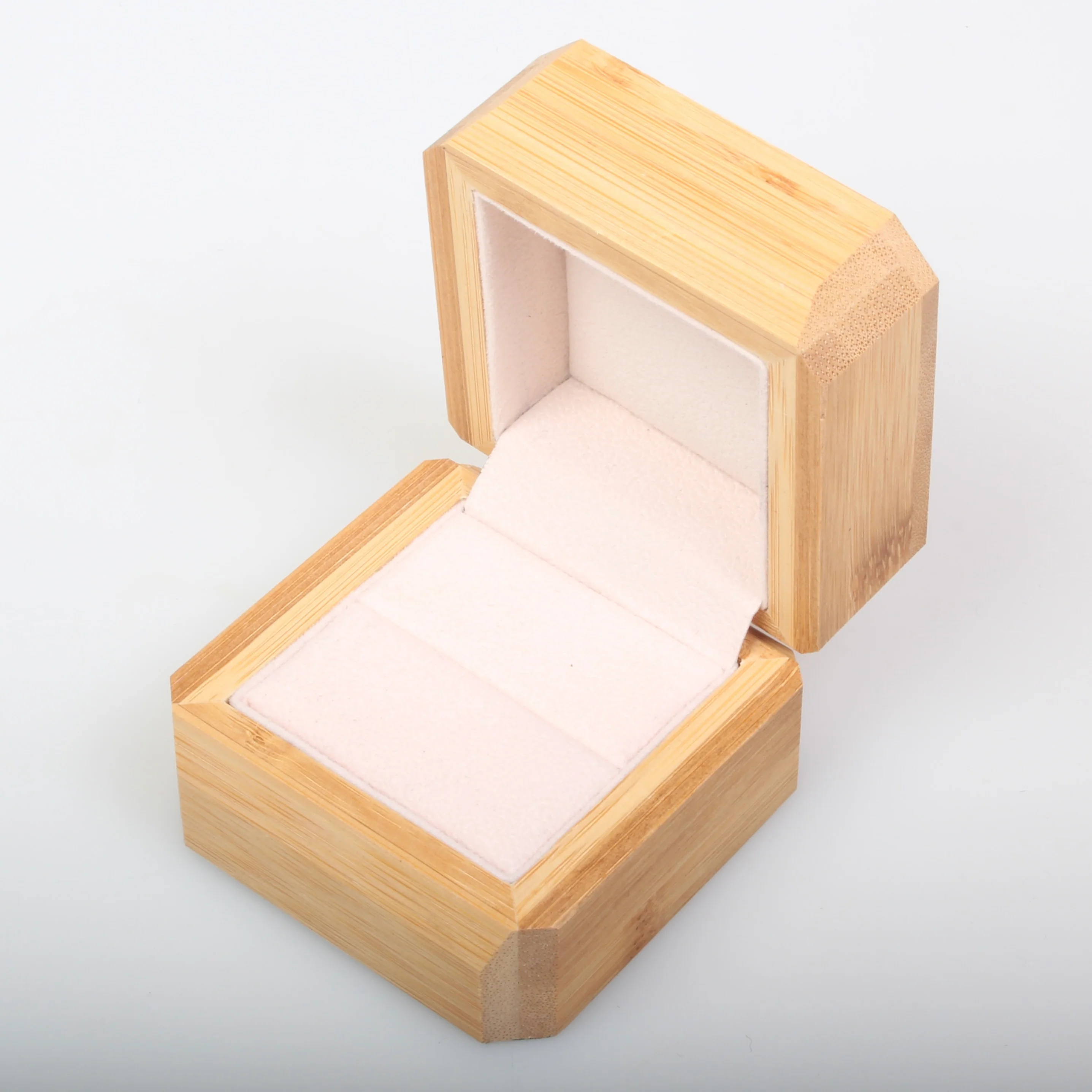Hay Clan Crest Wooden Ring Box - Image 3