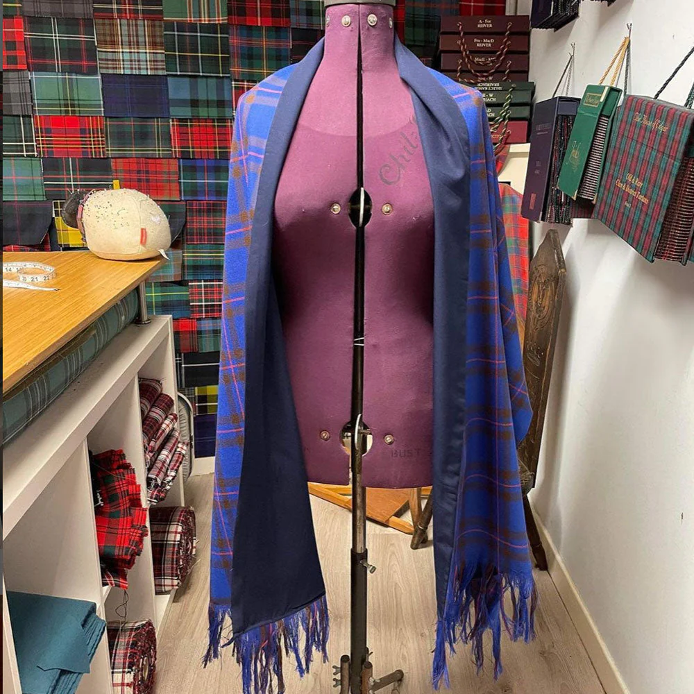 Lined Glen Affric Extra Long Stole - Image 2