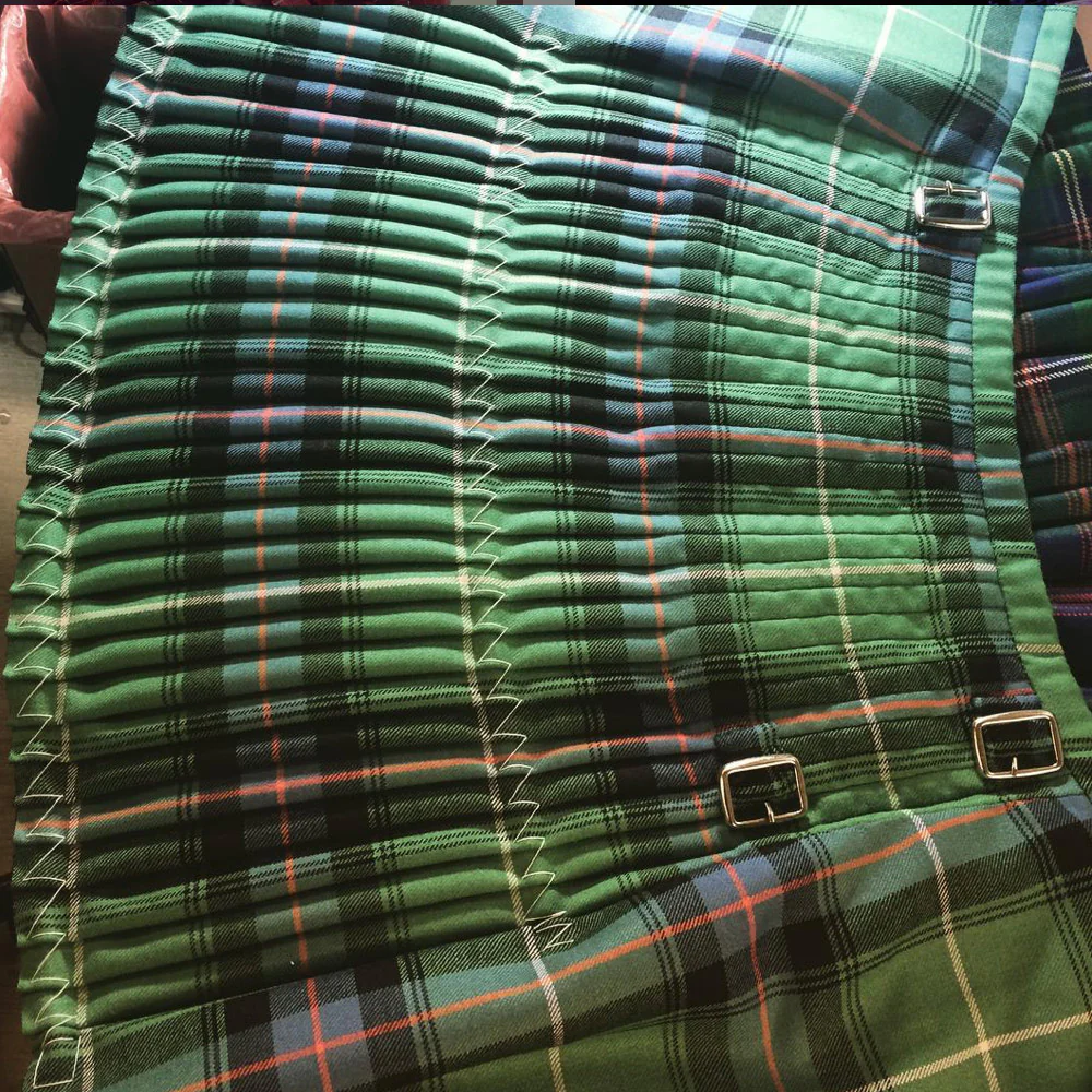 MacDonald of the Isles Ancient Heavyweight Hand Stitched Kilt - Image 2