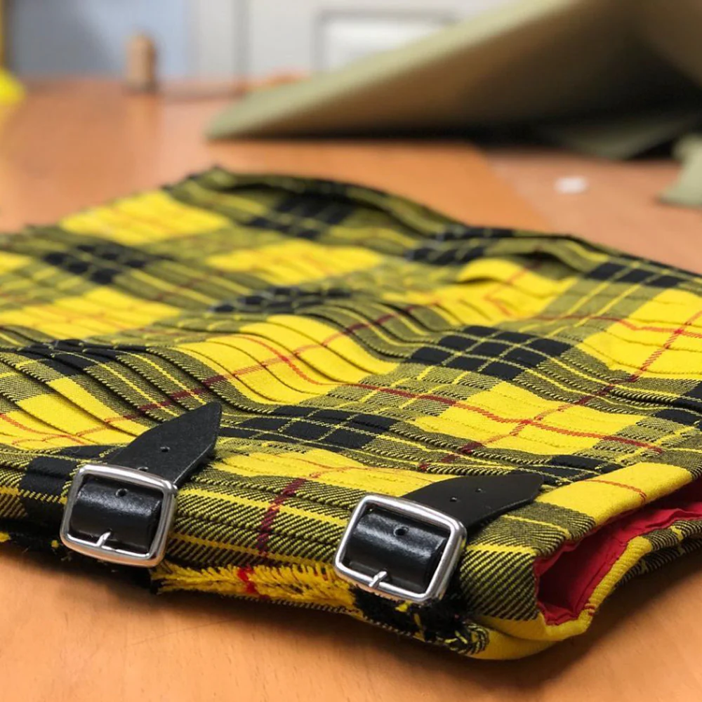 MacLeod of Lewis Modern Heavyweight Hand Stitched Kilt - Image 2