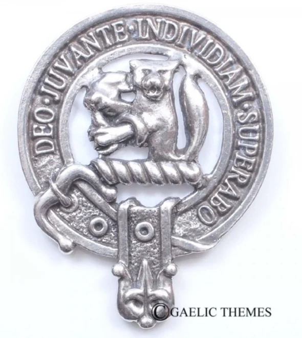 MacThomas Clan Crest Badge in Pewter