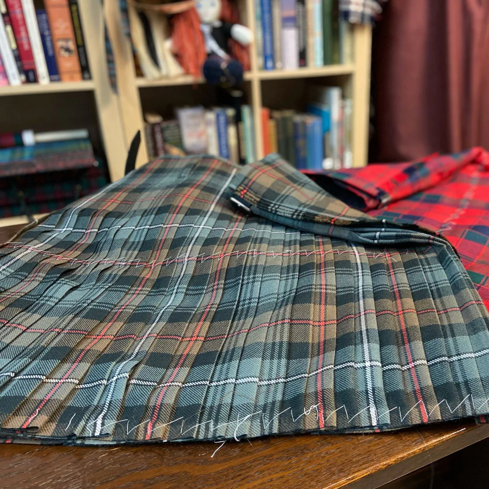 Robertson Hunting Heavyweight Hand Stitched Kilt - Image 2
