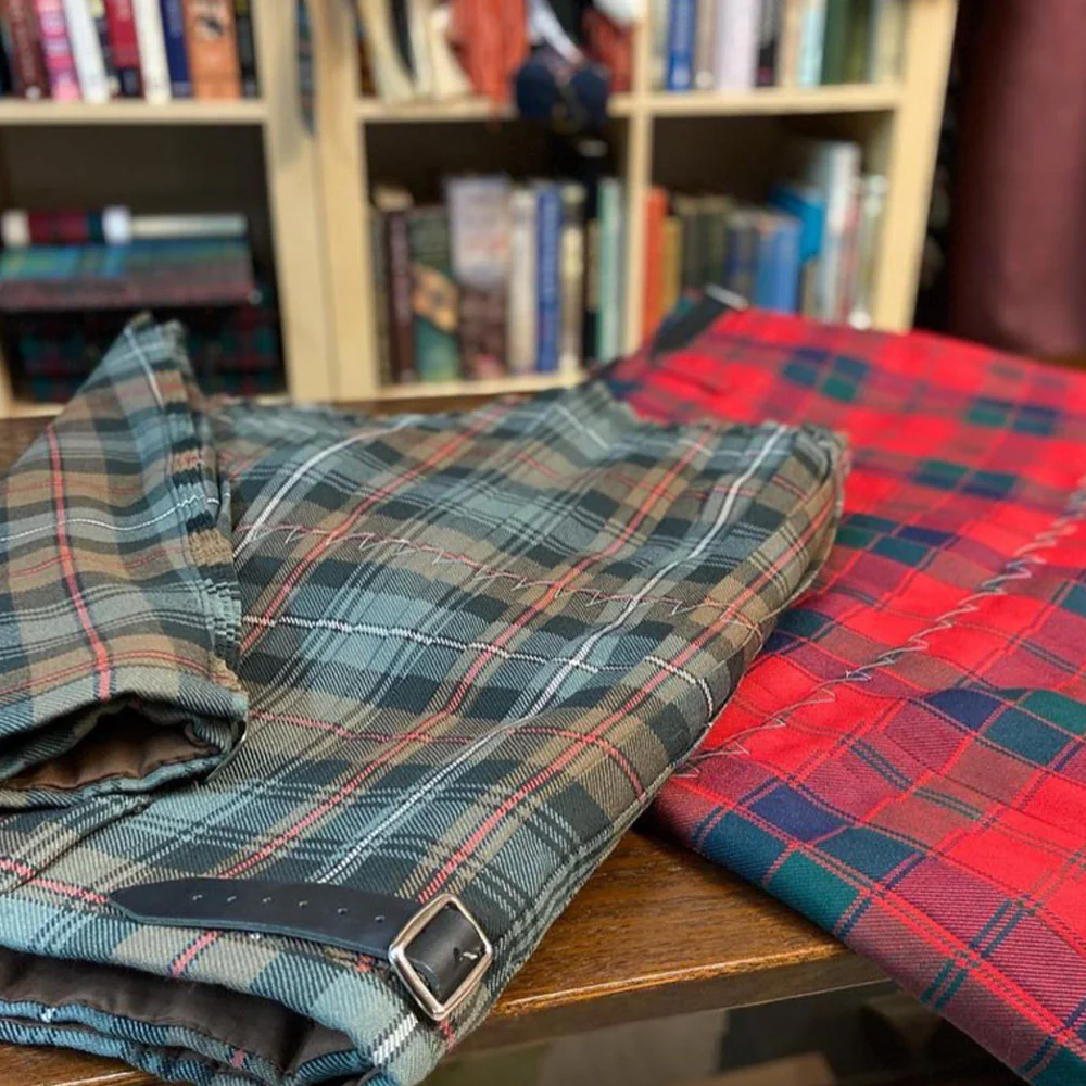 Robertson Red Modern Heavyweight Hand Stitched Kilt - Image 2