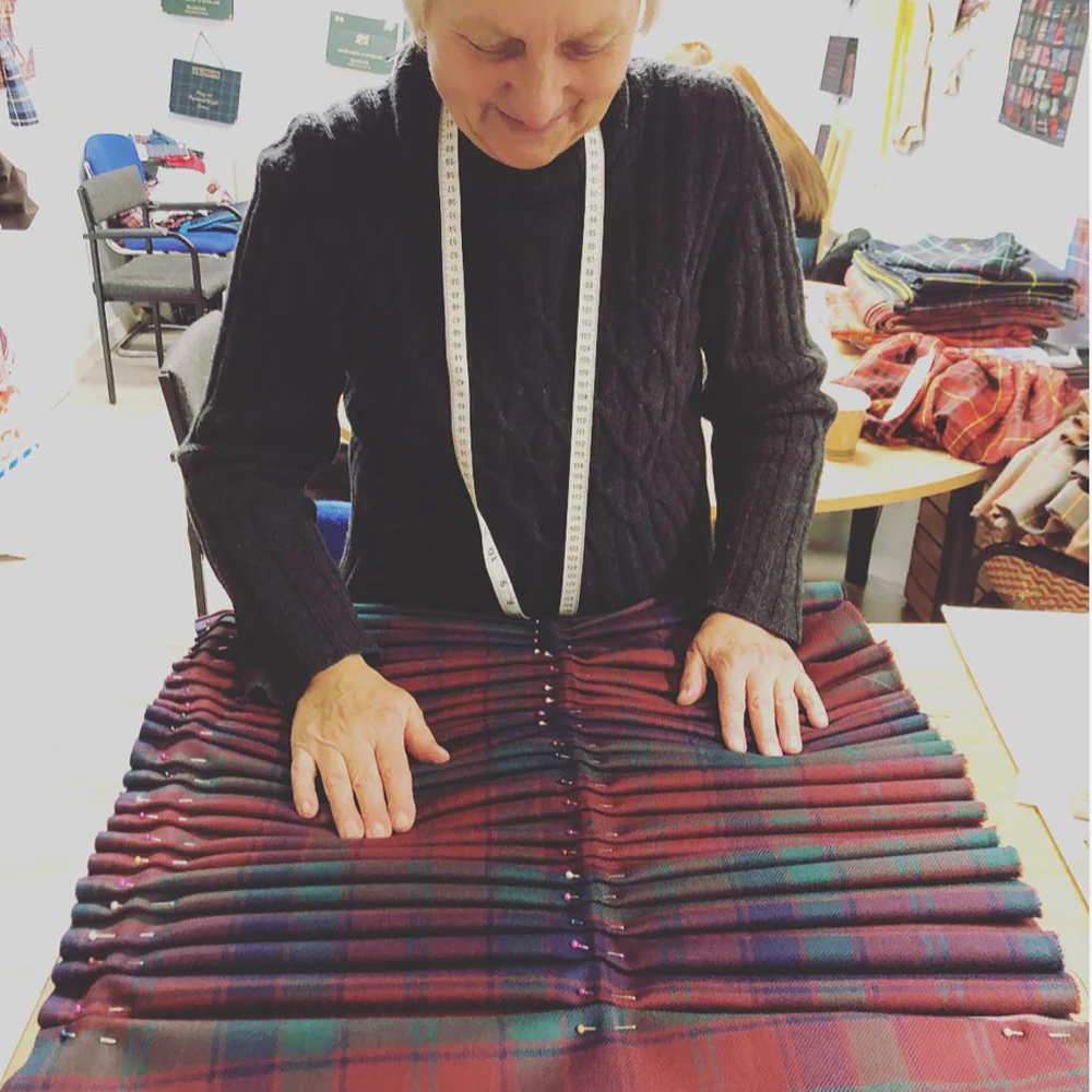 Robertson Red Muted Hand Stitched Kilt - Image 2