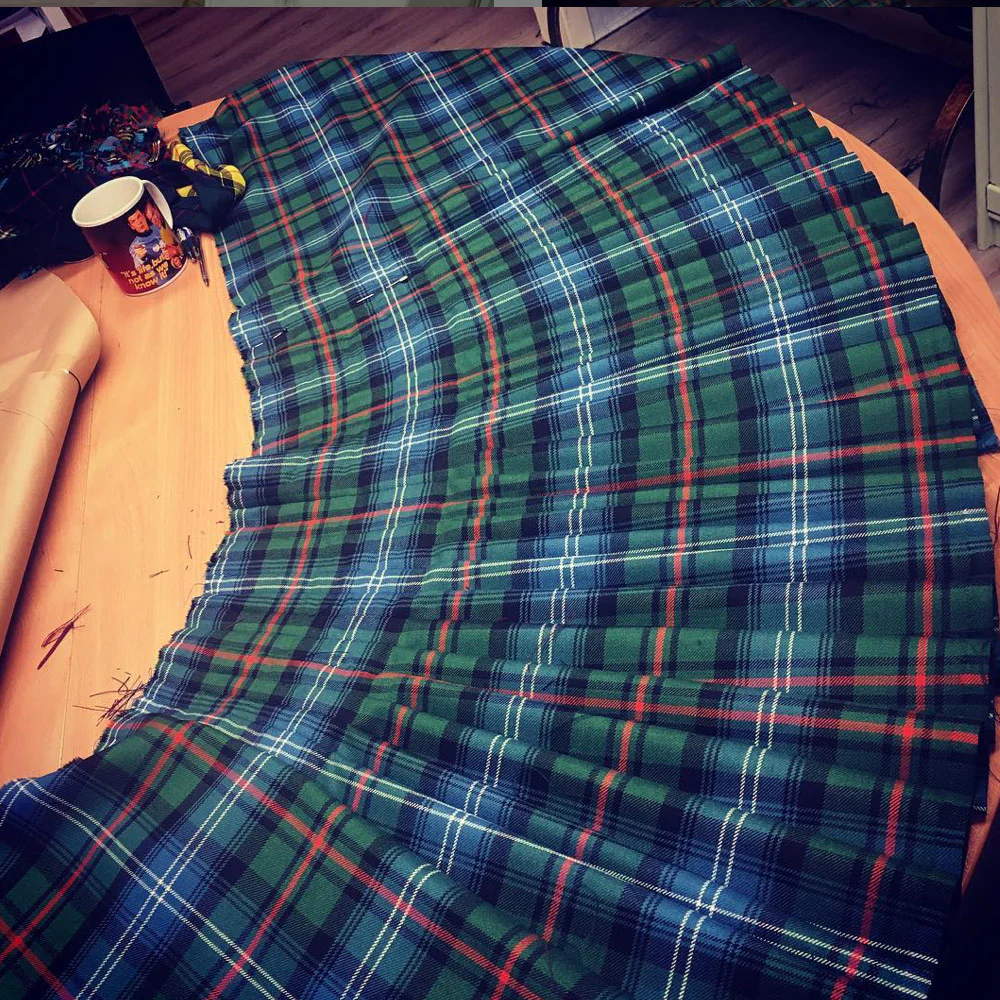 Urquhart Ancient Heavyweight Hand Stitched Kilt - Image 2